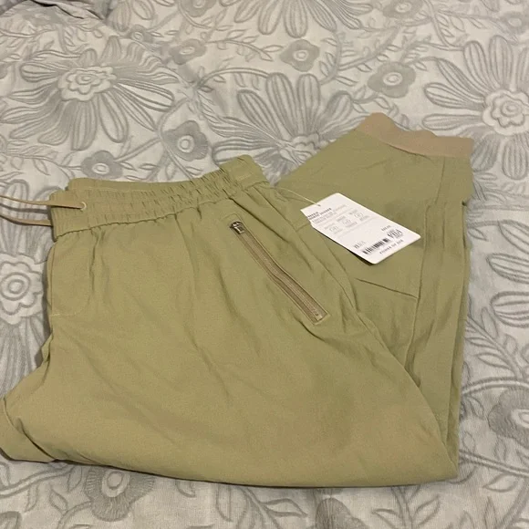 Athleta Trekkie North Jogger NWT - Picture 2 of 6